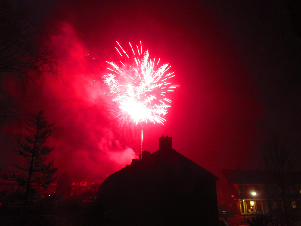 20210101 Amersfoort vuurwerk boven meetkastje 2013.JPG